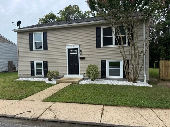 251 Locust Ln, Elkton, MD 21921
