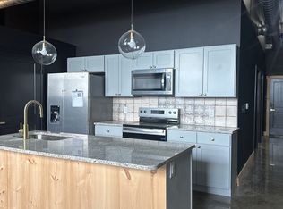 21 W Broadway APT 203, Red Lion, PA 17356