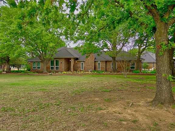 2nd image of 1010 Valley Wood Ct