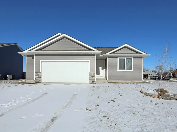 2210 Windcrest Dr, Granger, IA 50109