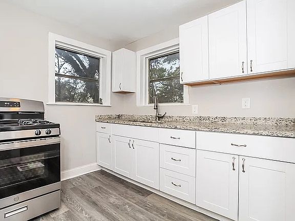 4th image of 3615 Norwich Ave