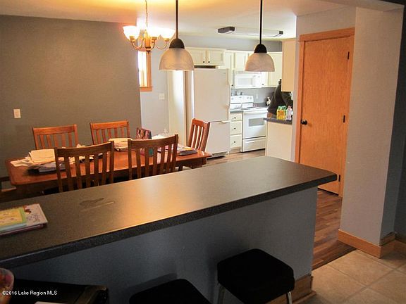 4th image of 601 Maplewood Dr