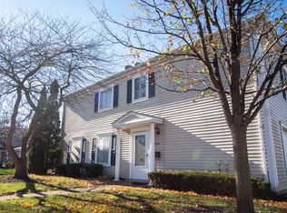 1520 Cove Dr #244-D, Prospect Heights, IL 60070