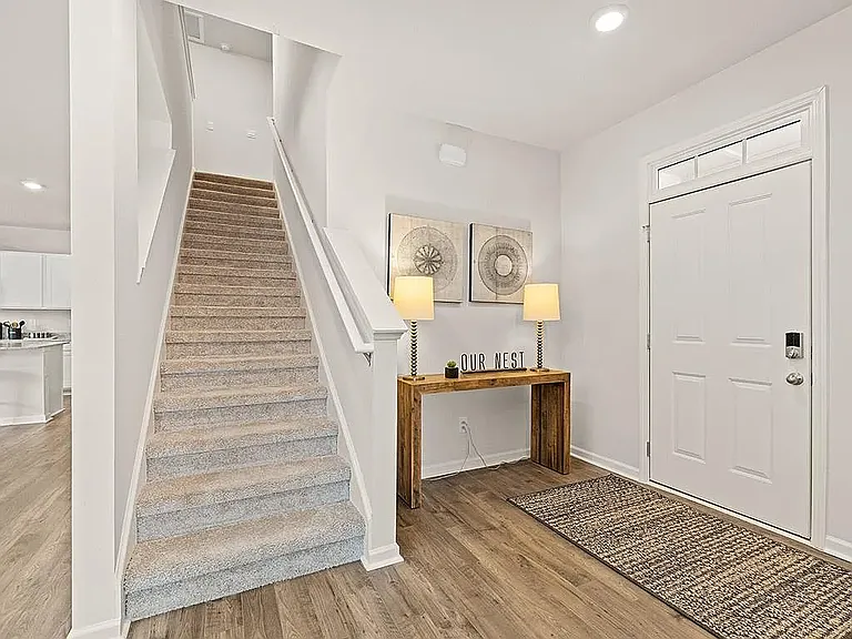 70 Oakwood Dr — Photo 4