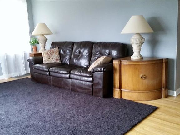 2nd image of 200 Pickford Ave