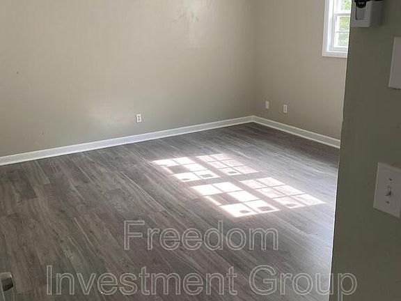 5th image of 808 Burwind Ct #3