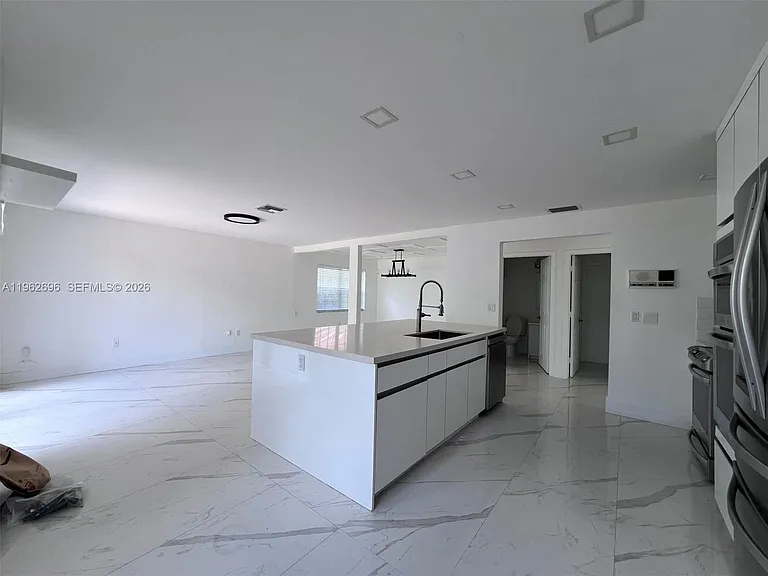 109 Gables Blvd — Photo 21