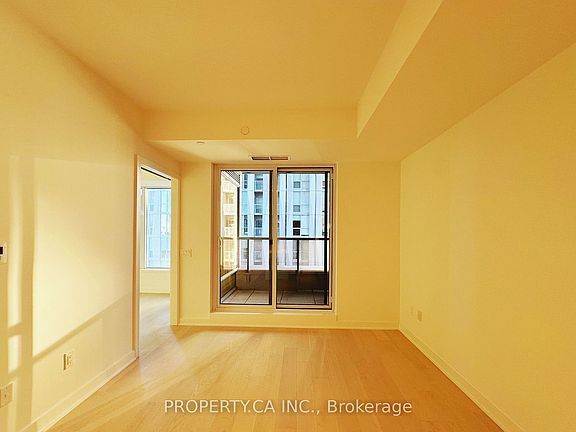 5th image of 11 Yorkville Ave #1007