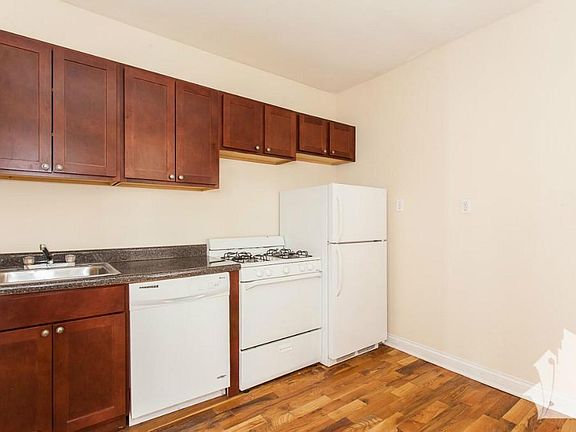 4th image of 3933 N Janssen Ave #1S5