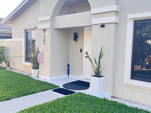 2nd image of 6700 SW 152nd Pl #28-00