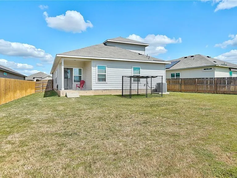 205 Freedom Park Ave — Photo 32