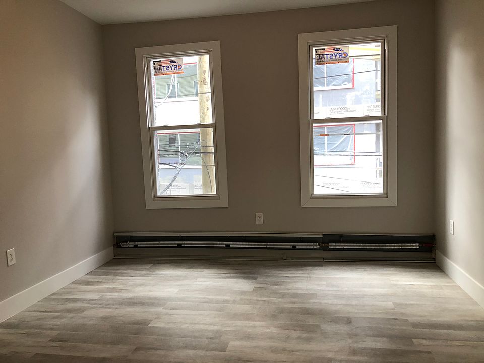 2nd image of 64 Newkirk St APT 5Q