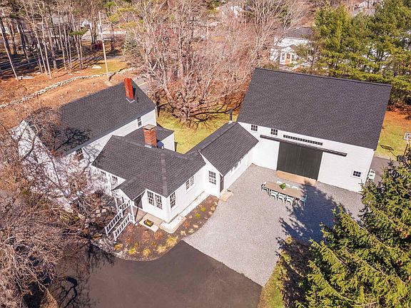 3rd image of 850 Washington Road