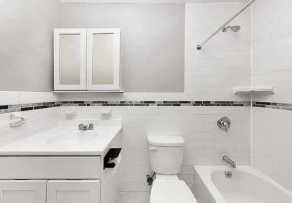4th image of 352 E 134th St #3