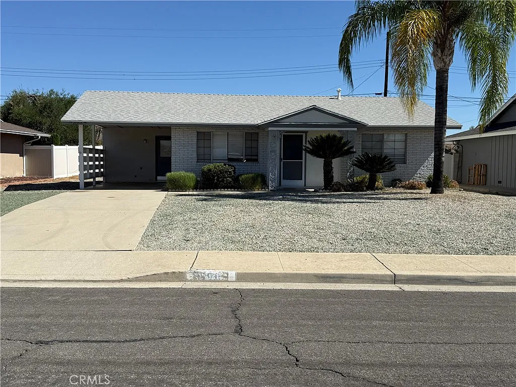 2 bed, 1055 sqft, $1,825 — Photo 1
