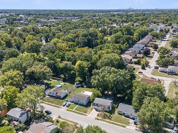 3rd image of 2614 N Fairhaven Dr