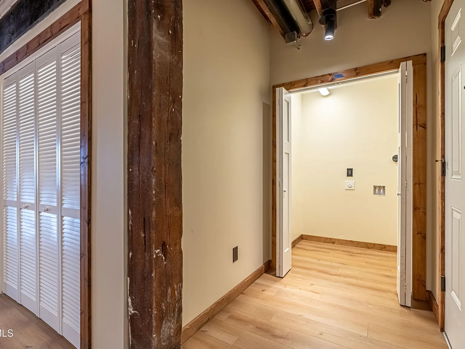 2 bed, 1292 sqft, $2,172 — Photo 3
