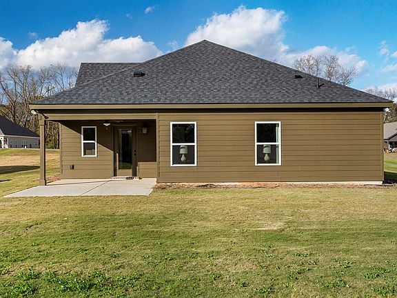 4th image of 116 Chinaberry St