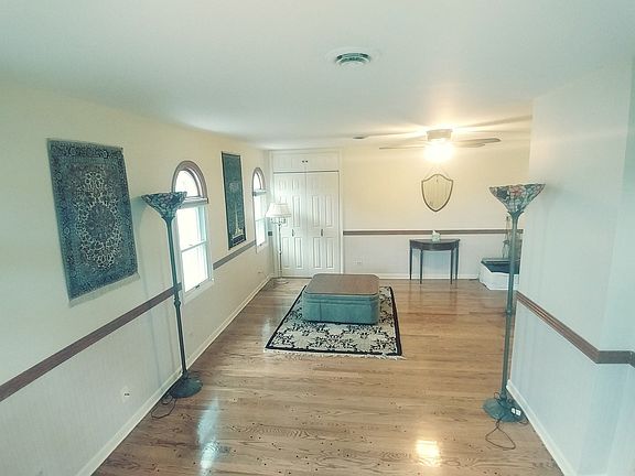 2nd image of 5107 Lincoln Ave