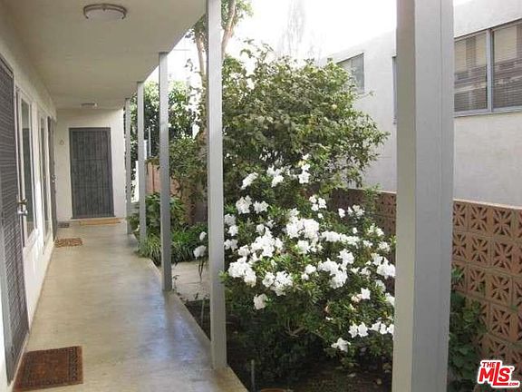 5th image of 1929 Tamarind Ave APT 3