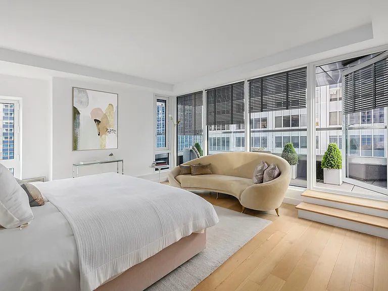 135 W 52nd St #Penthouse 5S — Photo 11