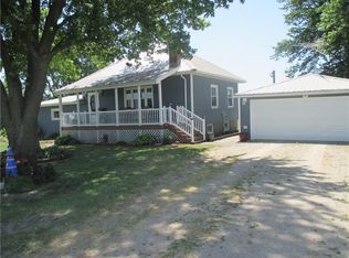 1998 Dubuque St, Pella, IA 50219