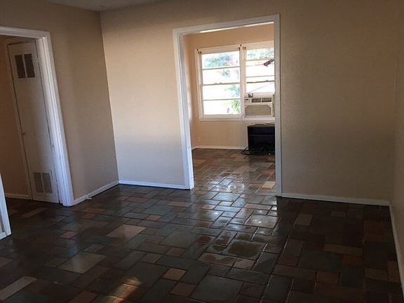 5th image of 504 Canyon Dr