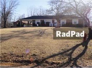 608 Chrisman Dr, Clarksville, TN 37042
