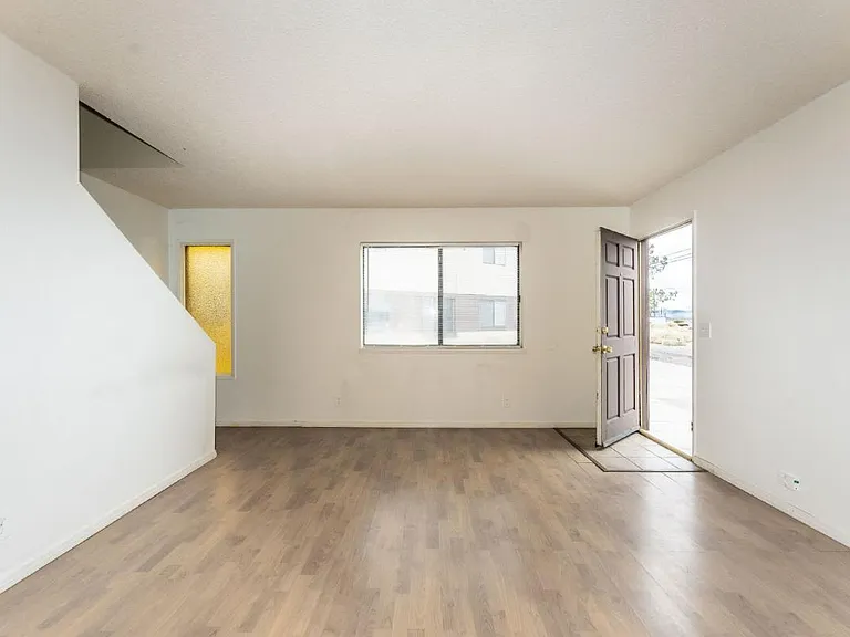 1020 W Atkins Ave #B — Photo 5