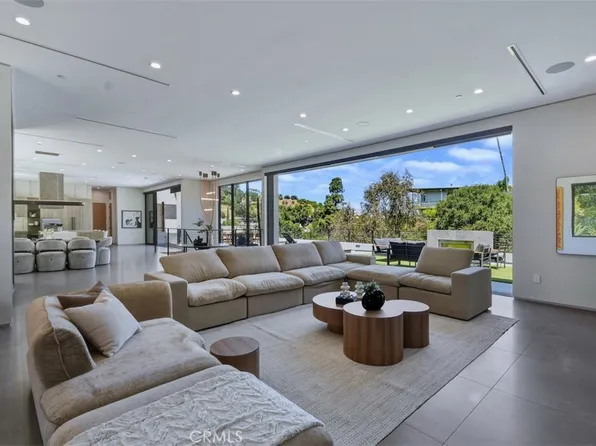 14753 Round Valley Dr, Sherman Oaks, CA 91403