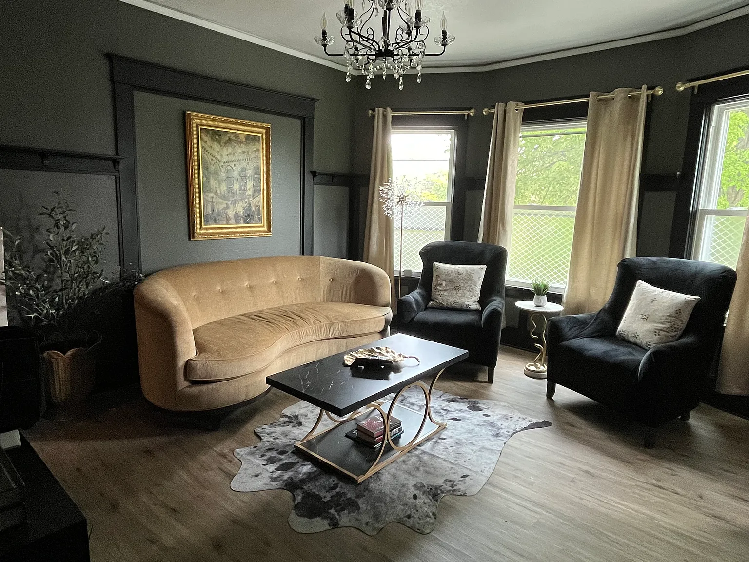 3 bed, 1100 sqft, $3,050 — Photo 1