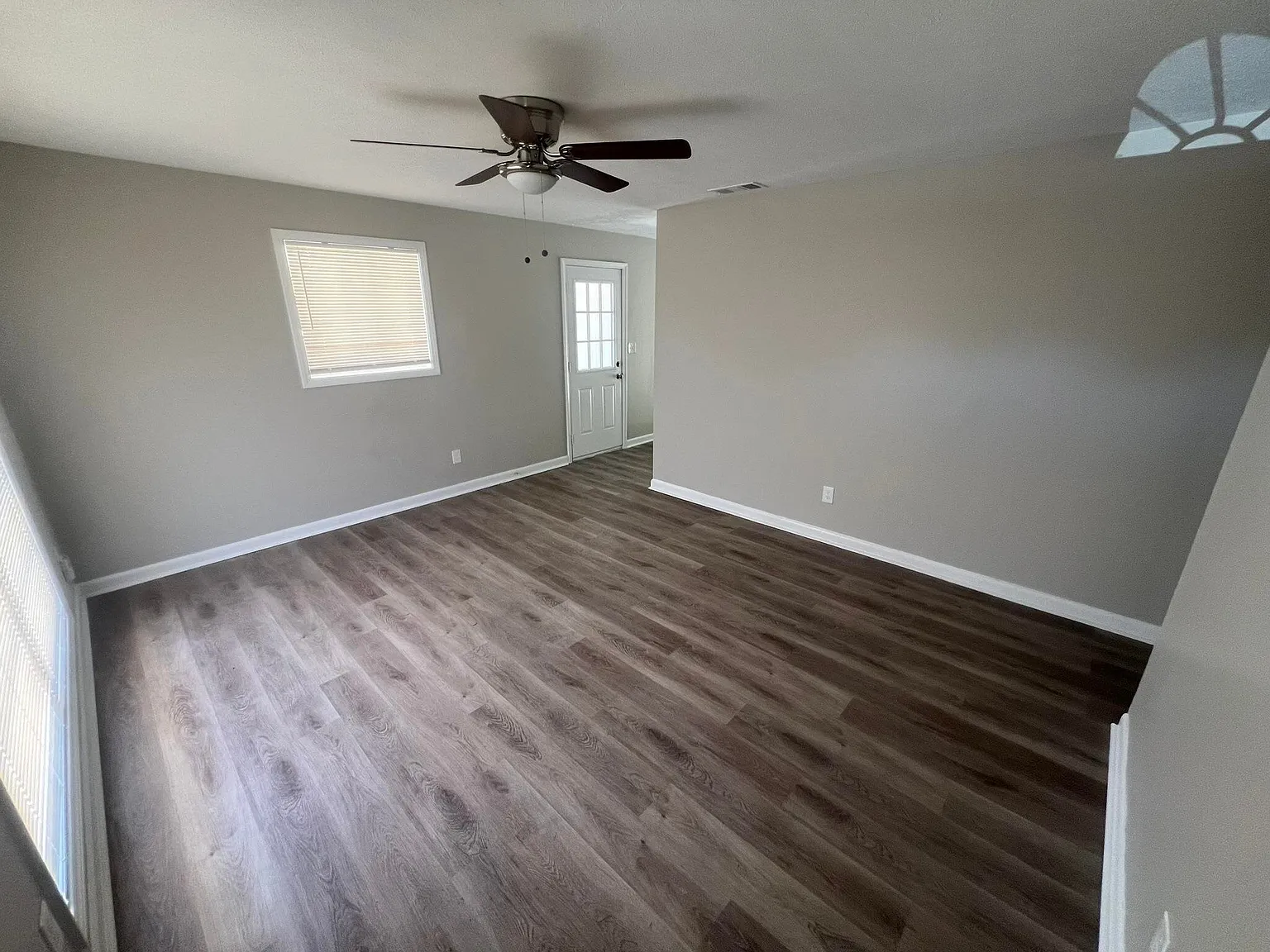 4909 Mehaffey Ct — Photo 3