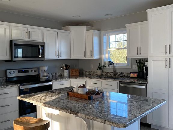 3rd image of 354 Edison Dr