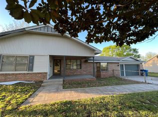 214 E Rogers St, Oilton, OK 74052