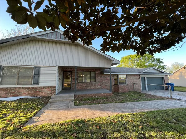 214 E Rogers St, Oilton, OK 74052