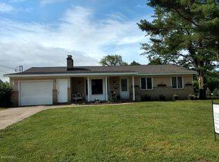 546 52nd St SE, Kentwood, MI 49548