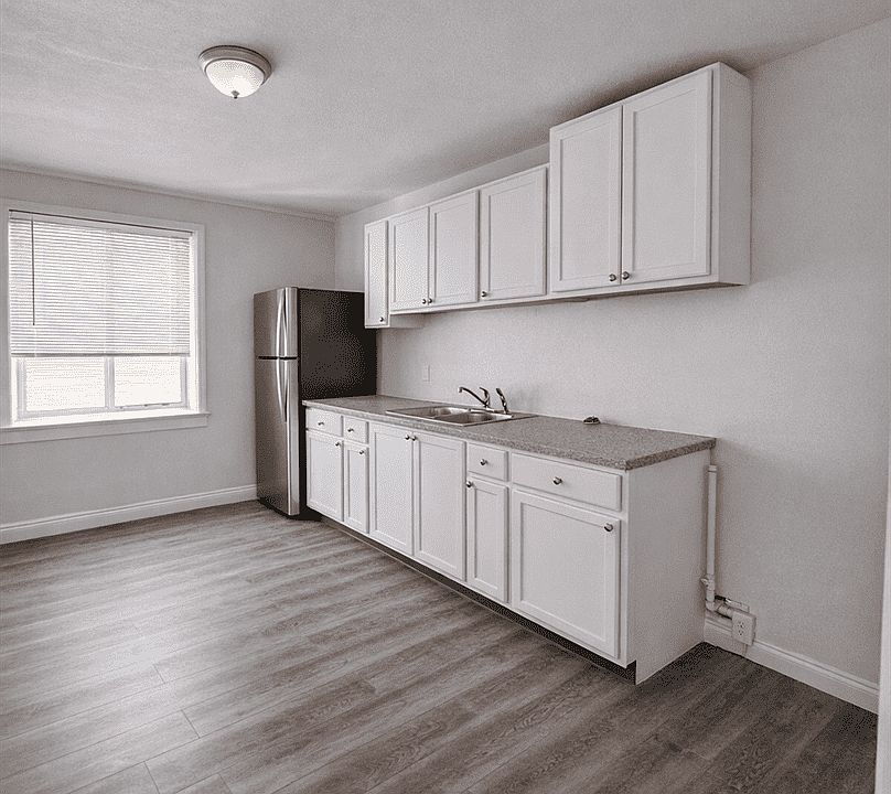 1st image of 1004 Linda Vista Ave APT 4
