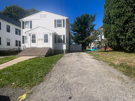 2nd image of 563 Laurel Hill Ave Unit A
