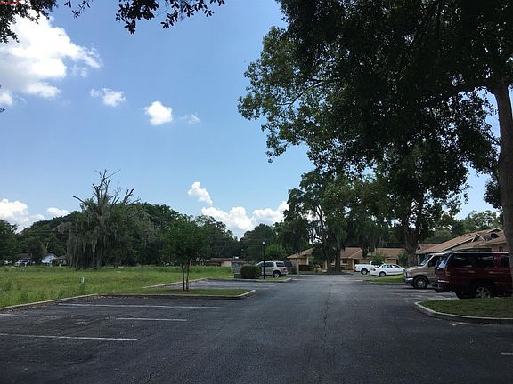 4th image of 606 Woodlane Cir
