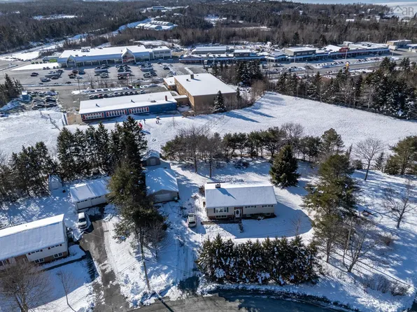 76 James Roy Dr, Porters Lake, NS B3E 1H9