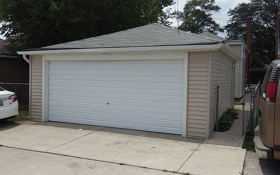 4th image of 631 22nd Ave