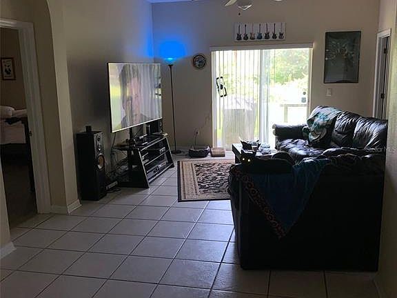 4th image of 9989 Shadow Creek Dr