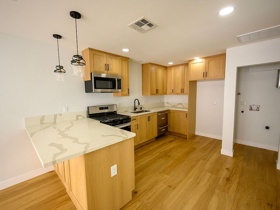 1st image of 3107 W Coolidge Ave #B