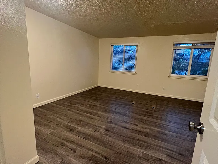 The Loft Apartments — Photo 31