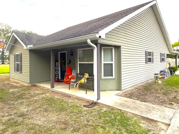 211 Decuir St, Marksville, LA 71351
