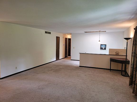 3rd image of 2330 N Linda Ln