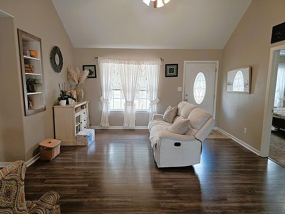 2nd image of 3575 Beulah Cir