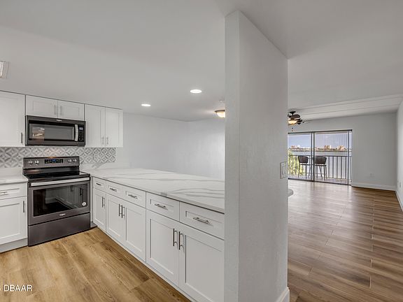 5th image of 3131 S Ridgewood Ave #4120