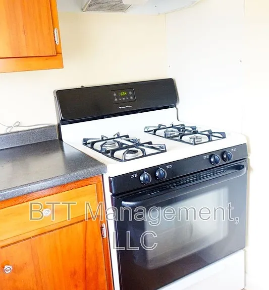 8400 Greenwood Ave #4 — Photo 9
