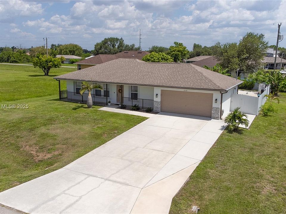 1st image of 2038 NE 25th St